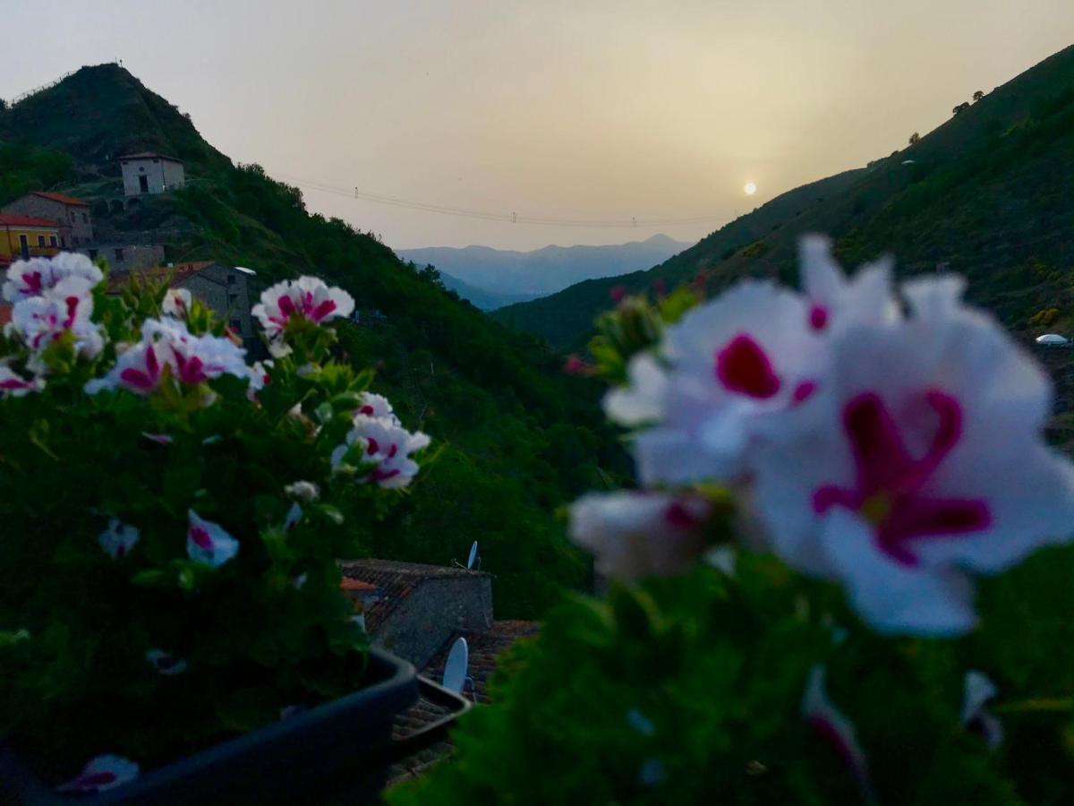 Borgo Manca Suite Sasso di Castalda Zewnętrze zdjęcie
