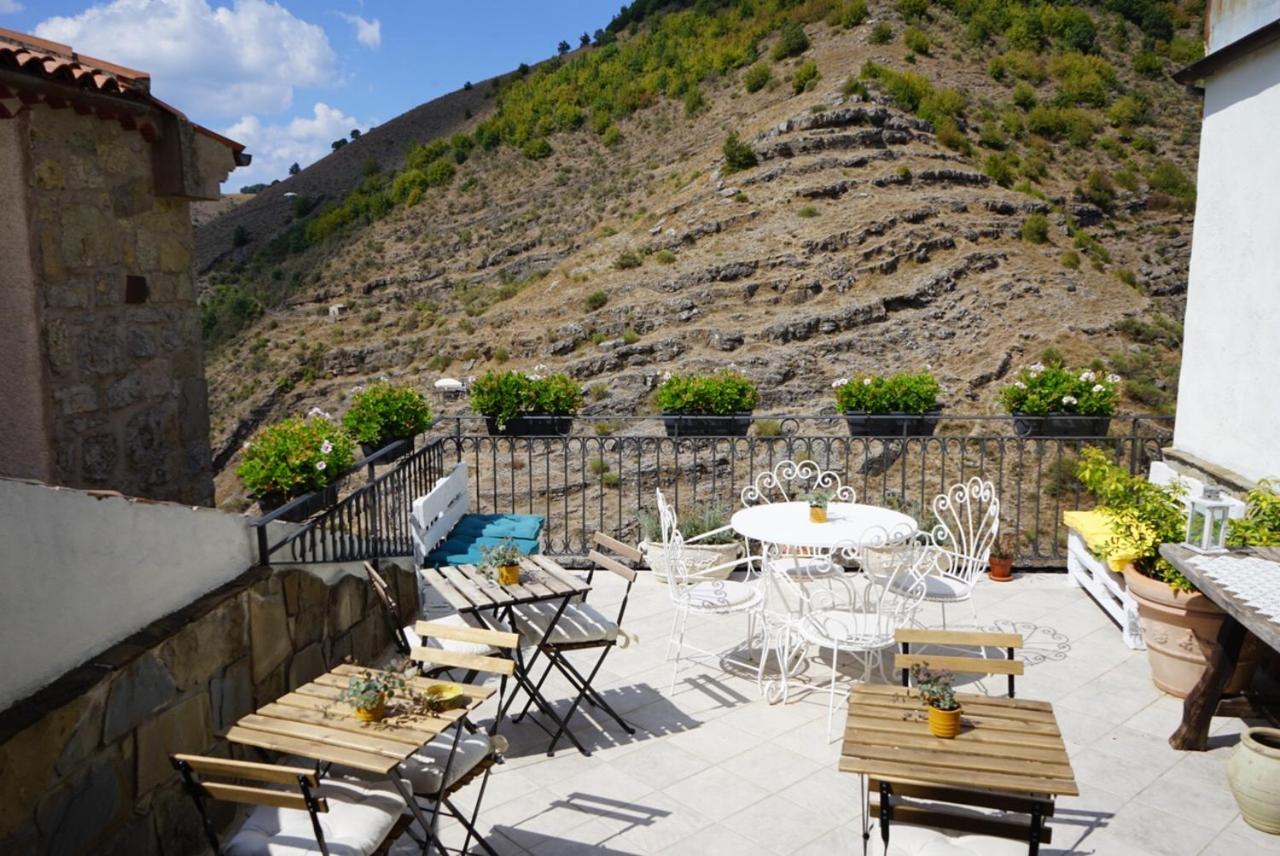 Borgo Manca Suite Sasso di Castalda Zewnętrze zdjęcie